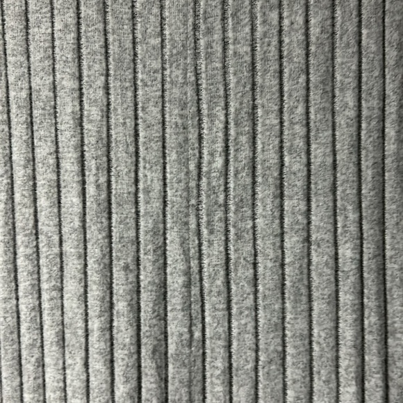 Cozy soft romper size large with tank top sleeves - Picture 4 of 4